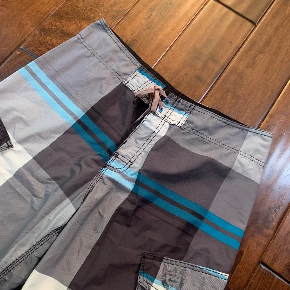 Billabong Mens Plaid Board Shorts Blue Grey Cargo Swim Trunks‎ Size 34 M115KMEA